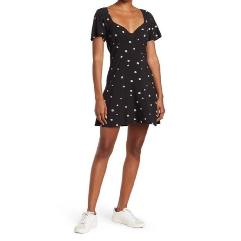 Abound Short Sleeve Skater Dress In Black Simple Daisy NEW